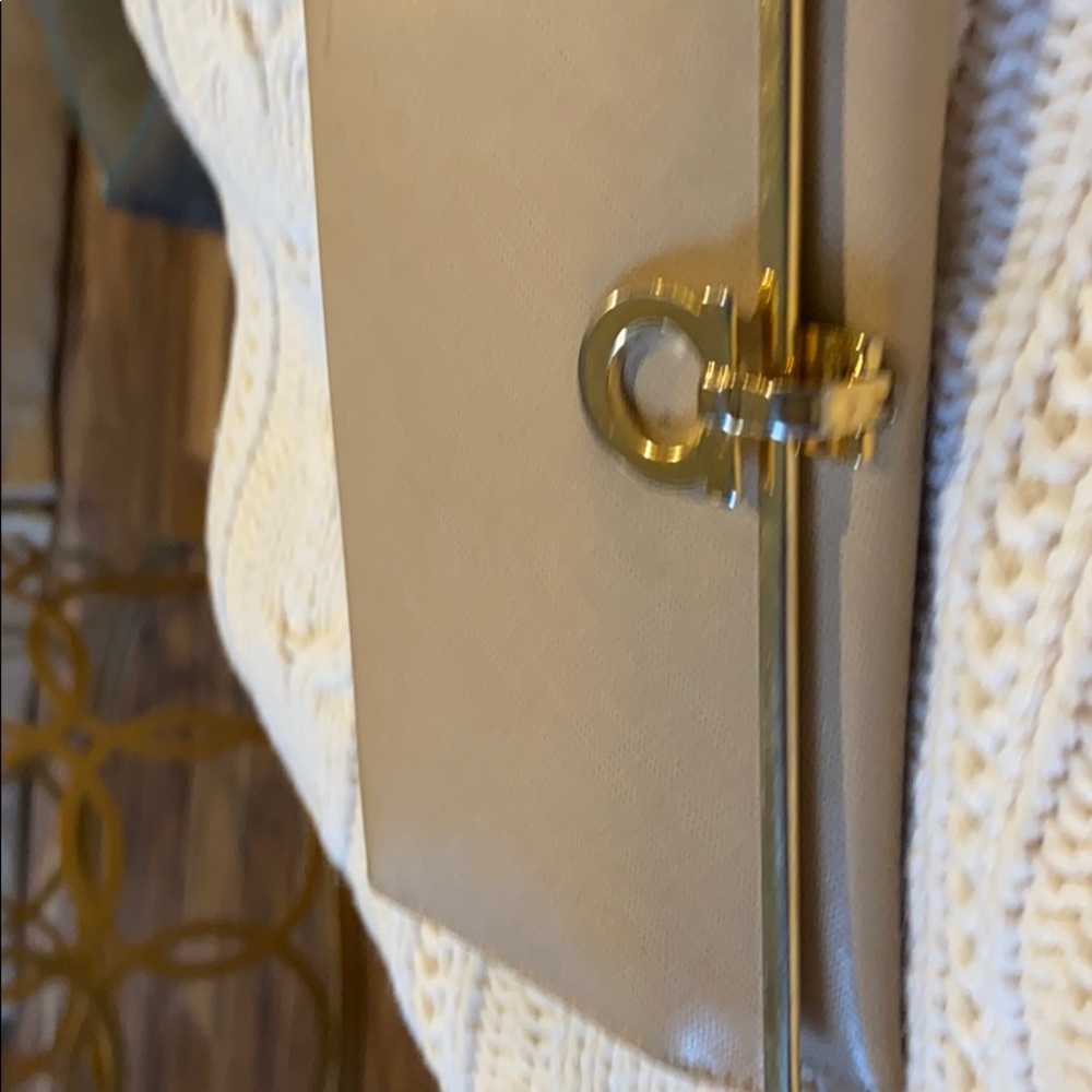 Beautiful, lightly used wallet